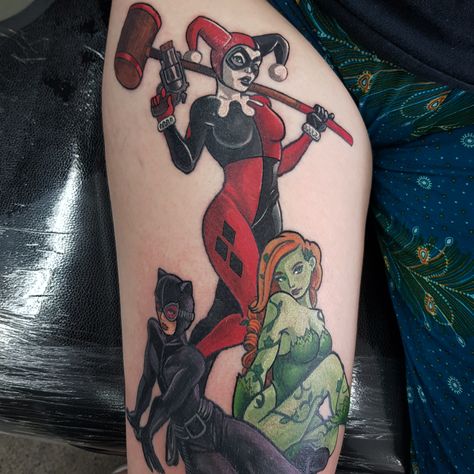 Tricky to get a photo because of the amount of babes and the wrap but @adamctattooist did an amazing job on these DC Pinup babes!  _____________________________________________ Email your ideas to info@shop934.com for bookings <3 _____________________________________________  #dctattoo #illustration #tattoo #tattoos #tattooartist #tattoostudio #nztattoo #shop934 #batmantattoo #comictattooartist #harleyquinntattoo #catwomantattoo #poisonivytattoo #newzealand Maximus Tattoo, Dotwork Portrait, Catwoman Tattoo, Poison Ivy Tattoo, Dc Tattoo, Ivy Tattoo, Harley Quinn Tattoo, Batman Tattoo, Joker Tattoo