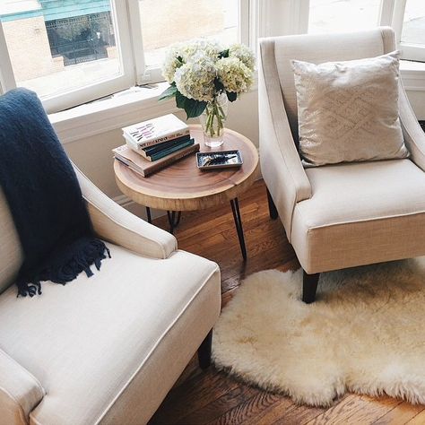 Major snaps to @athartwell for mastering the (difficult) art of decorating the area in front of a bay window, with two beautiful swoop-arm chairs found #onOneKingsLane!! Kitchen Sitting Area, Office Seating Area, Small Seating Area, Bedroom Seating Area, Bedroom With Sitting Area, Corner Seating, Corner Couch, Bedroom Seating, Office Seating