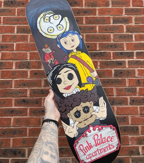 #coraline #cool #awesome #skateboarding #kawaiic #cute #pinterest Coraline Collection, Coraline Nursery, Coraline Painting, Scream Parody, Coraline And Wybie, Coraline Art, Coraline Aesthetic, Movie Crafts, Coraline Doll