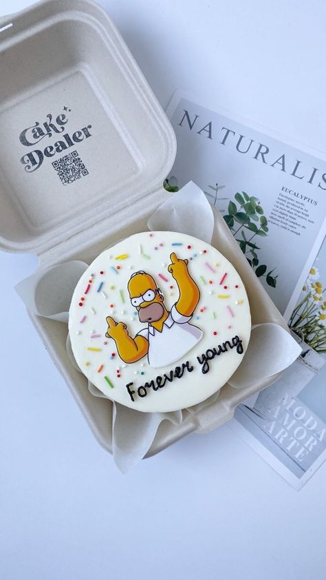 Lunch Box Cake Ideas Birthday, Homer Simpson Cake, 30th Birthday Cakes For Men, Crazy Birthday Cakes, Simpsons Cake, Cake Design For Men, Modern Birthday Cakes, Birthday Cake Writing, Dad Birthday Cakes