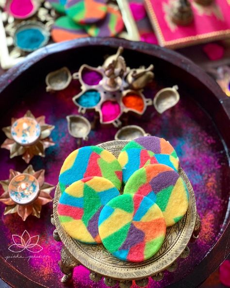 Holi Butter Cookies Holi Activities, Holi Food, Jar Snacks, Holi Theme, Holi Recipes, Food Bites, Holi Party, Indian Cooking Recipes, Desi Food