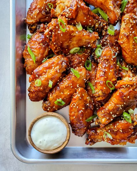 Korean Gochujang Crispy Hot Wings - Tiffany Angela Gojuchang Wings, Gochujang Wings Recipe, Gochujang Wings, Crispy Hot Wings, Gochujang Chicken Wings, Taco Shrimp, Gochujang Recipes, Korean Wings, Hot Wings Recipe