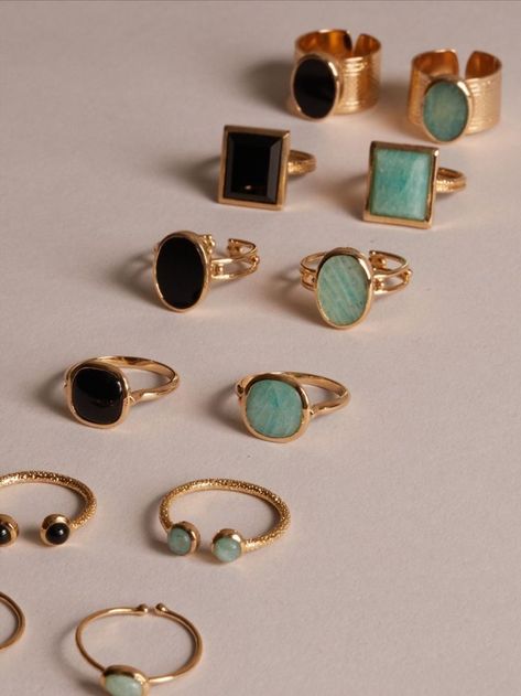 Rings Aesthetic Gold, Engagement Rings Simple, Grunge Ring, خواتم خطوبة, Gold Ring Jewelry, Ring Aesthetic, Aesthetic Gold, Rings Aesthetic, Woman Ring