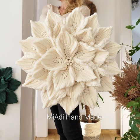 Big, large macrame wall decoration. Boho flower , XXL designe ( diameter 50 cm). 3d Macrame, Ribbon Wreath Christmas, Macrame Wall Hanging Large, Macrame Flower, Giant Yarn, Flower Peony, Macrame Knots Tutorial, Macrame Tapestry, Flower 3d