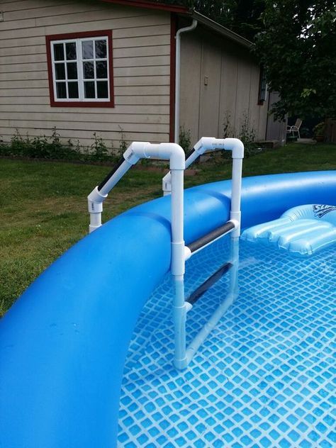 Need a wider step ladder for your above ground pool? Check out these DIY PVC pool ladder plan instructions that are affordable and easy to build. Pvc Pool Ideas, Above Ground Pool Ladders, Homemade Pools, Swimming Pool Ladders, Pvc Pool, Piscina Intex, Pool Hacks, Pool Ladder, Above Ground Pool Ideas