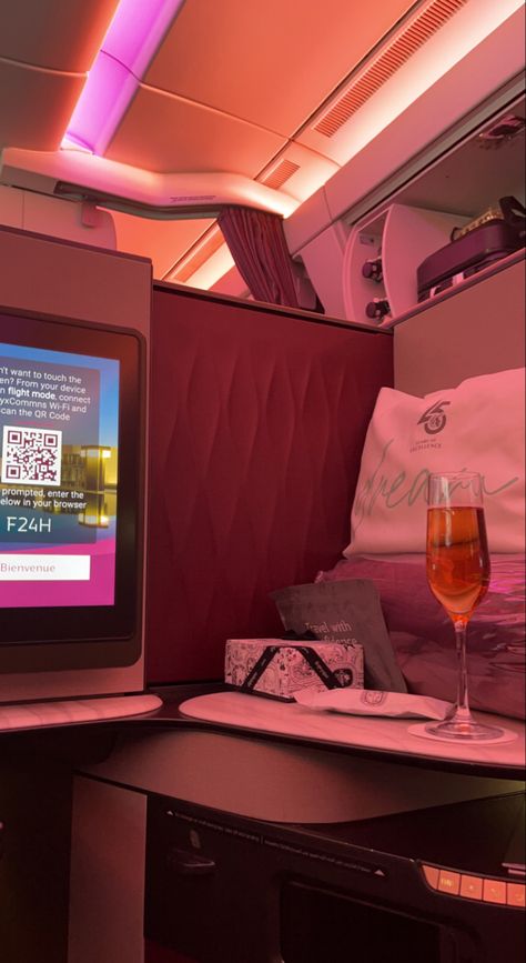 Qatar Airways First Class Luxury, First Class Qatar Airways, Qatar Airways Business Class Aesthetic, Qatar Airways Aesthetic, Business Class Flight Aesthetic, Qatar Airways Business, Random Journal, Airport Vibes, Qatar Travel