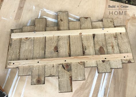 DIY Scrap Wood Shelf Tutorial Diy Scrap Wood, Recycled Wood Projects, Pallet Wall Decor, Scrap Wood Crafts, Barn Wood Projects, Funky Junk Interiors, Wood Projects That Sell, Diy Wooden Projects, Scrap Wood Projects