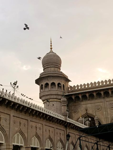 Mosque Hyderabad Night View, Mecca Masjid Hyderabad, Hyderabad Night, Desi Architecture, Hyderabad Aesthetic, Night View Aesthetic, Mecca Masjid, View Aesthetic, Night View