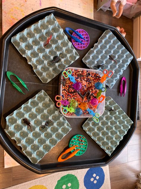 Easy Tuff Tray Ideas, Tuff Spot Ideas, Sand Tray Ideas Eyfs, Eyfs Autumn, Tuff Tray Ideas Toddlers, Tuff Tray Ideas, Playgroup Activities, Sensory Tubs, Tuff Spot