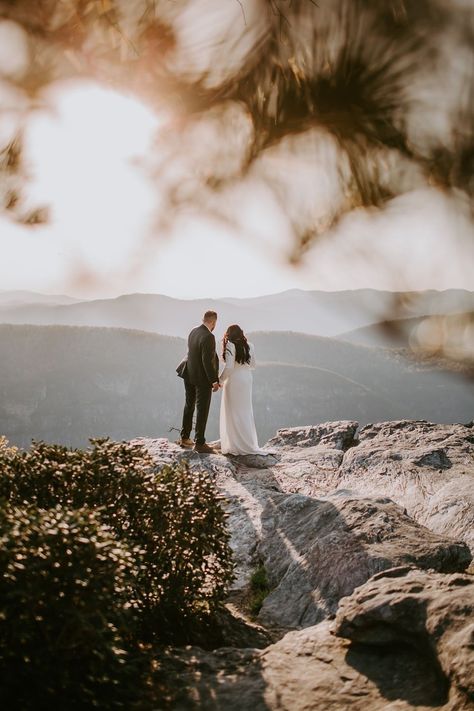 Blue Ridge Mountains North Carolina, Mountain Portraits, Mountains North Carolina, North Carolina Mountain Wedding, Elopement Aesthetic, Intimate Elopement Ideas, Mountain Photoshoot, Wedding Venues North Carolina, Highlands Nc