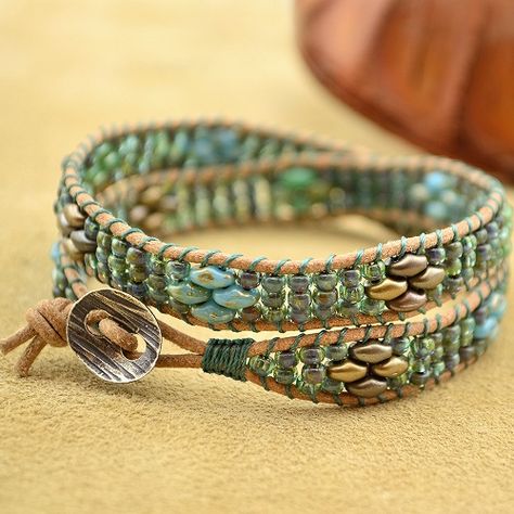 Superduo Bead Wrapped Leather Cord Bracelet Tutorial - The Beading Gem's Journal Leather Wrap Bracelet Tutorial, Wrap Bracelet Tutorial, Superduo Bracelet, Wrap Armband, Super Duo Beads, Leather Cord Bracelets, Duo Beads, Super Duo, Beaded Jewellery