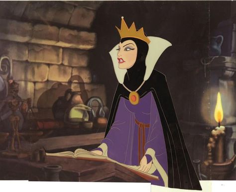 The Evil Queen/Gallery - DisneyWiki Disney Villain Aesthetic, Evil Queen Cartoon, The Evil Queen Snow White, Queen Grimhilde, Walt Disney Studio, Snow White 1937, Alice Martin, Snow White Queen, Disney Evil Queen