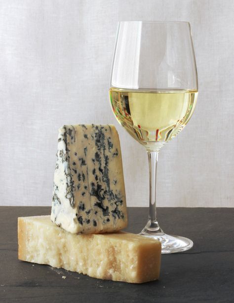 Wine Etiquette, High Tea Food, Basic Food, Different Types Of Wine, Cocktails Recipes, Cheese Pairings, Wine And Cheese, Drinks Cocktails, Wine Food Pairing