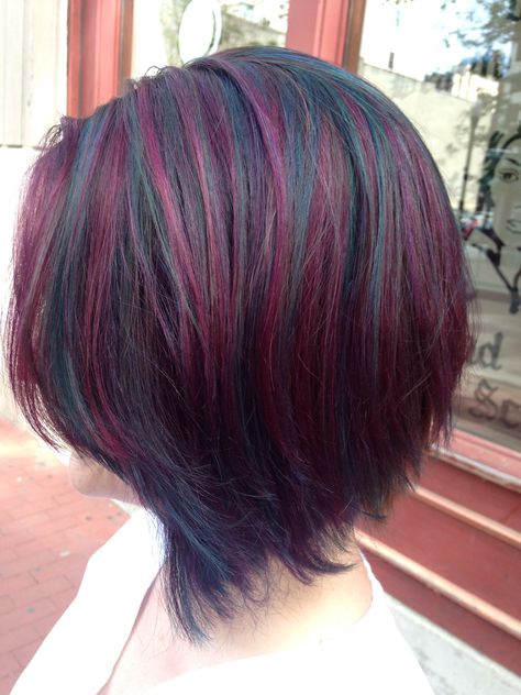 Ooh, I like this! Teal and purple Oil Slick Hair Color Short, Teal And Purple Hair, Burgundy Hair With Highlights, Merlot Hair Color, Short Purple Hair, Purple Hair Highlights, Teal Hair, Colored Curly Hair, Hair Color Purple