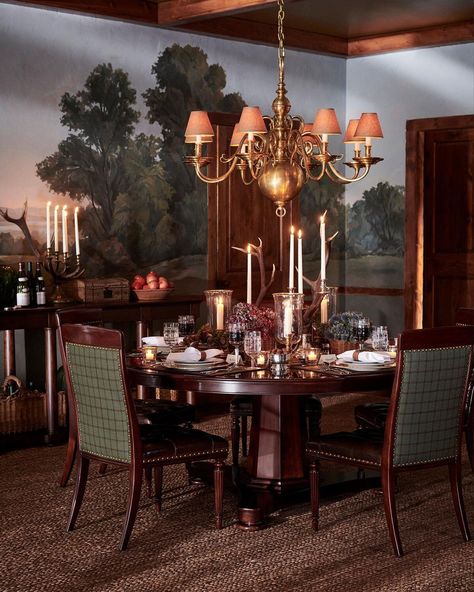 Ralph Lauren Interiors, Chic Dining Room, Custom Chandelier, Custom Shades, Ralph Lauren Style, English Style, Heritage Collection, Ralph Lauren Home, Modern Table Lamp