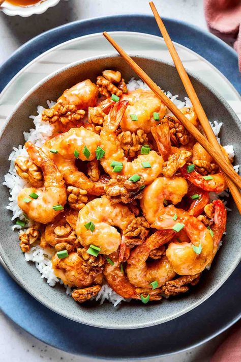 honey walnut shrimp. Chinese Entrees, Homemade Takeout, Keto Fish, Creamy Honey, Walnut Shrimp, Crispy Shrimp, Honey Walnut, Honey Walnut Shrimp, Honey Sauce