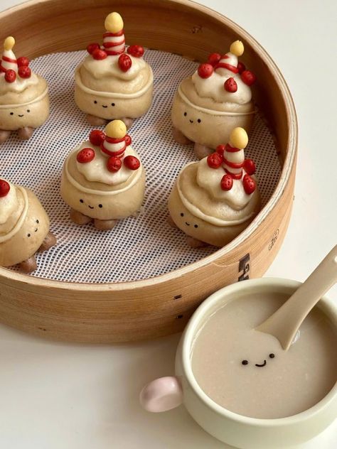 Cute Biscuits, Cute Desserts Aesthetic, Themed Baked Goods, Jellycat Food, Cute Baking Recipes, Cute Baking Ideas, Cute Pastries, Asian Baking, Cute Treats