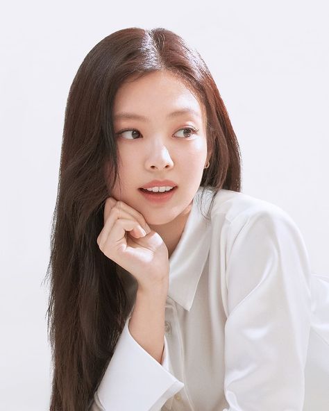 Kim Jennie Photoshoot, Jennie Kim Photoshoot, Kim Photoshoot, Jennie Photoshoot, Dancing In The Moonlight, Photoshoot Model, All Eyes On Me, K Pop Star, Jennie Kim