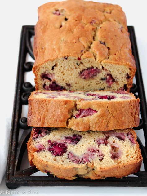 Triple Berry Bread, Fruit Bread Recipes Loaf Pan, Mixed Berry Loaf, Mixed Berry Bread, Berry Loaf, Fruit Bread Recipes, Berry Bread, Loaf Cakes, Berry Muffins