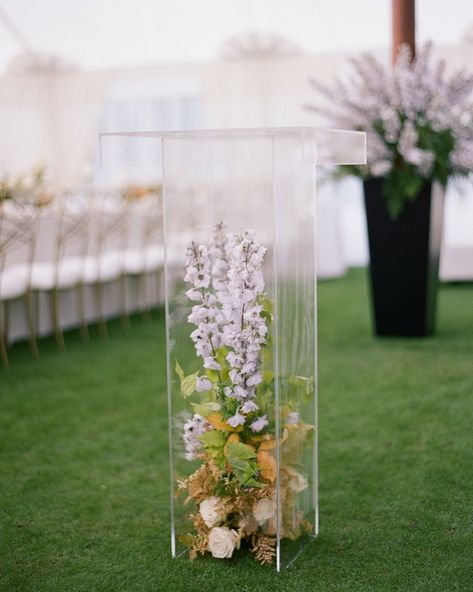 Greenwood Events on Instagram: “Cocktail tables, but make them art. 📷 @sylviegil” Podium Decorations Events, Podium Decorations, Cocktail Tables Wedding, Wedding Podium, Stage Design Ideas, Event Stage, Charity Event, Stage Design, Cocktail Tables