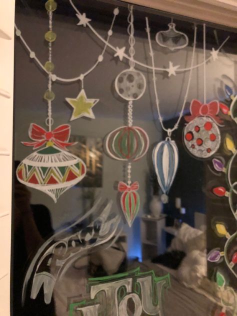 Mirror Christmas Drawing, Christmas Shop Window Art, Christmas Mirror Painting Ideas, Christmas Window Chalk Art Easy, Christmas Mirror Art, Christmas Mirror Painting, Window Chalk Art Christmas, Norwich Christmas, Christmas Window Drawing Chalk Markers