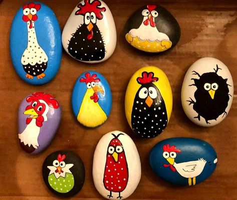 Rock Painting Chicken Ideas, Rooster Painted Rocks, Chicken Painted Rocks Ideas, Chicken Rock Painting Ideas, Painted Rocks Chickens, Chicken Rock Painting, Chicken Painted Rocks, Chicken Painting Easy, Recycled Art Ideas