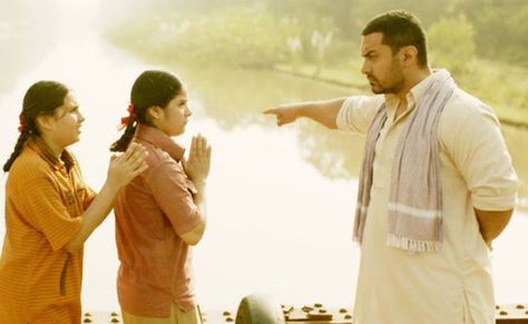 Dangal Aamir Khan, Dangal Movie, Zaira Wasim, Best Bollywood Movies, Bollywood Cinema, Sports Movie, Happy Children's Day, Aamir Khan, Bollywood Movie