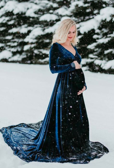 Maternity Dresses Evening, Winter Pregnancy Photoshoot, Velvet Maternity Dress, Winter Maternity Pictures, Winter Maternity Shoot, Maternity Photography Winter, Vestidos Para Baby Shower, Long Sleeve V Neck Dress, Maternity Picture Outfits