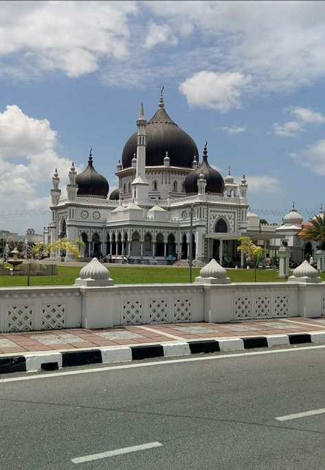 Masjid Zahir, Alor Setar, Kedah, Malaysia. Kedah Malaysia, Alor Setar, Islam Art, Mosque Architecture, Kuching, Shah Alam, Painting Subjects, Subjects, Taj Mahal