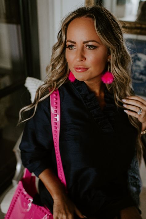 Pink Earrings Outfit, Pink Jewerly, Hot Pink Earrings, Earrings Outfit, Black Attire, Denim And Diamonds, Black Tie Dress, Pink Accessories, Pink Handbags