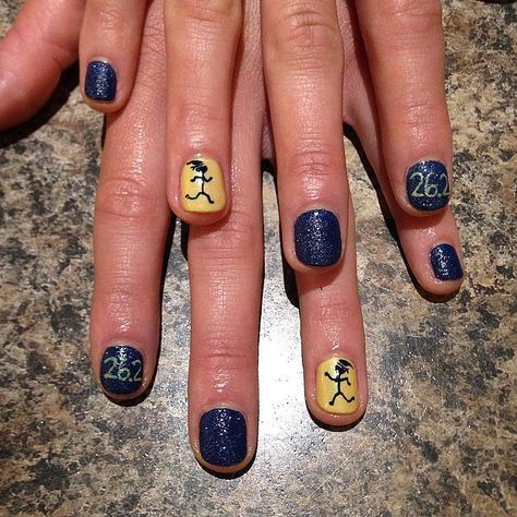 Nailed It: The Best Manicures at the Boston Marathon: Any runner will tell you that a lot of thought goes into choosing their race-day outfit — especially when you're running the Boston Marathon. Runner Nail Art, Runner Nails Design, Marathon Nails Runners, Running Nails Designs, Marathon Manicure, Running Nails, Race Day Nails, Boston Nails, Marathon Nails