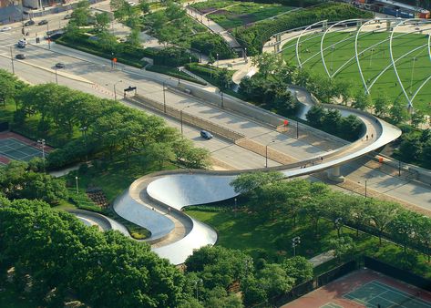 BP Pedestrian Bridge by Frank Gehry Chicago Parks, Millennium Park Chicago, Millenium Park, Chicago Design, Millennium Park, Grant Park, Frank Gehry, Pedestrian Bridge, Bridge Design