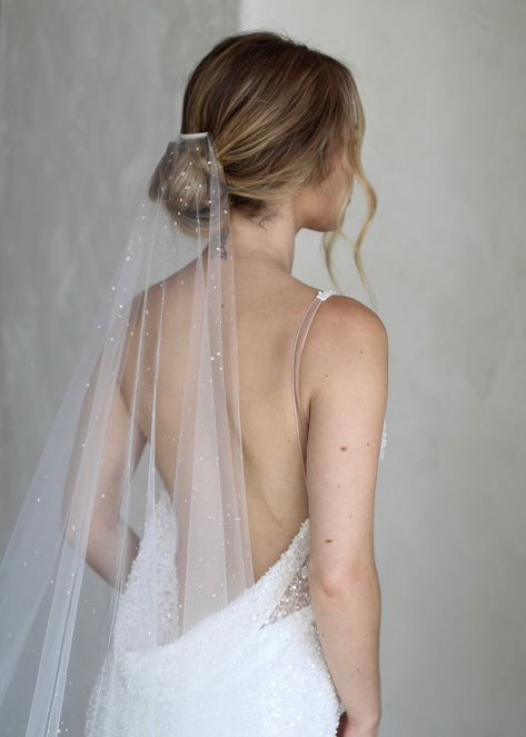 Beaded edge veil