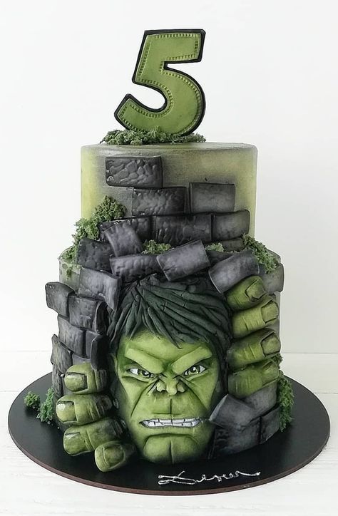 Wedding Cupcakes Fondant, Hulk Theme Party, Hulk Decorations, Hulk Birthday Cakes, Hulk Theme, Bolo Hot Wheels, Hulk Birthday Parties, Superhero Cookies, Hulk Party