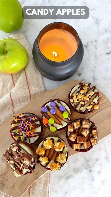 Jessie Jane Daye on Instagram Candy Apple Bars, Melted Caramel, Halloween Candy Apples, Chocolate Covered Apples, How To Melt Caramel, Apple Rings, Apple Bars, Christmas Pie, Fruit Roll