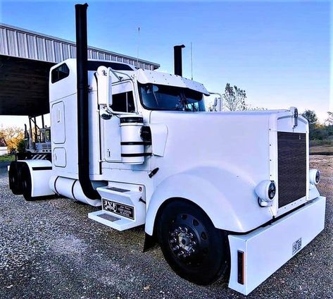 Semi Trucks Interior Custom Big Rigs, Cool Semi Trucks, Old Semi Trucks, Custom Semi Trucks, Semi Trucks Interior, Custom Lifted Trucks, C10 Chevy Truck, Custom Chevy Trucks, Custom Big Rigs