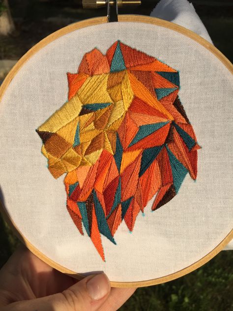 Geometric Embroidery Designs Modern, Pop Art Embroidery, Geometric Embroidery Patterns, Blanket Stitch Embroidery, Lion Embroidery Design, Embroidery Lion, Embroidery Folk Art, Seed Stitch Blanket, Embroidery Mixed Media