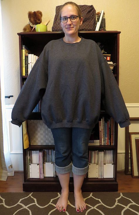 Carissa Knits: Don't Sweat It Turn Sweatshirt Into Cardigan, Sweatshirt To Tunic Diy, Sweatshirt Too Big Hacks, Sweatshirt Fabric Projects, Sweatshirt Hacks Diy, Alter Sweatshirt Diy, How To Shorten A Sweatshirt, How To Make A Sweatshirt Smaller, Hoodie Makeover Diy