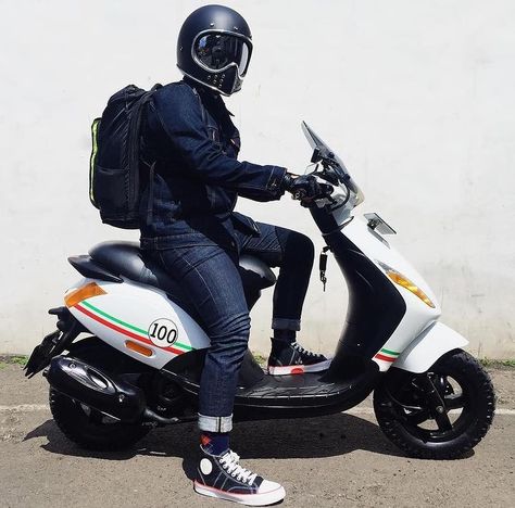 Piaggio Zip, Garage, Wheel, Italy, Quick Saves