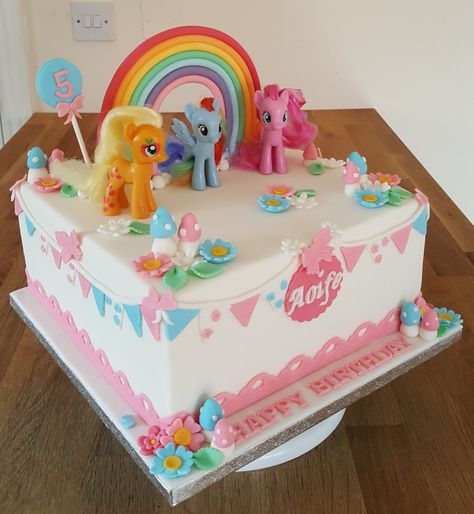 My Little Pony theme birthday cake Cake Tart, My Little Pony Cake, Little Pony Cake, My Little Pony Birthday Party, Little Pony Birthday Party, Pony Cake, 3rd Birthday Cakes, Cake Easy, Pony Birthday