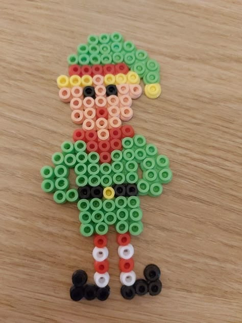 Christmas Pearl Beads, Hama Beads Patterns Disney, Hama Beads Christmas Ornaments, Pyssla Ideas Christmas, Hama Bead Christmas Decorations, Christmas Perler Bead Patterns, 3d Hama Beads Patterns Christmas, Hama Pearls Christmas, Hama Beads Disney