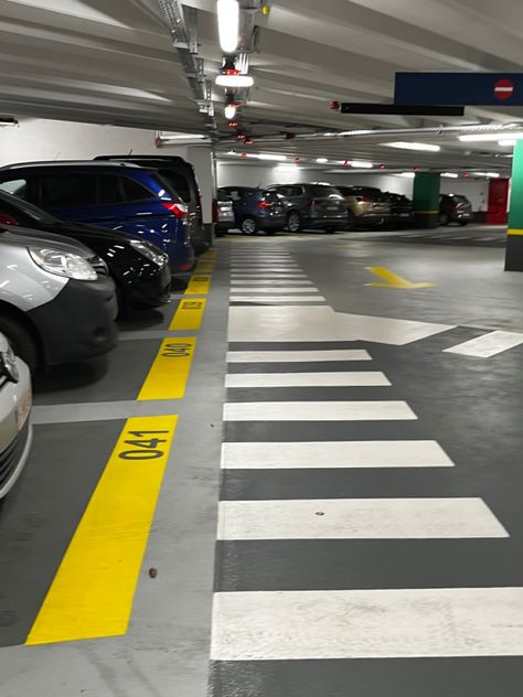 Carpark Aesthetic, Car Park Aesthetic, Airport Parking Lot, Parking Garage Aesthetic, Parking Lot Aesthetic, Hotel Parking Lot, Usa Street, Parking Solutions, Delivery Pictures