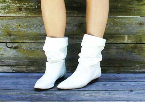 These 80's indie boots could work well with leggings. Something wide to flare and accent the tight angles in combo with the hoods and collars 80s Shoes Women, 1980s Makeup And Hair, Pixie Boots, 80s Shoes, 80s Party Outfits, 90s Shoes, 80s Fashion Trends, Bad Fashion, Slouch Boots