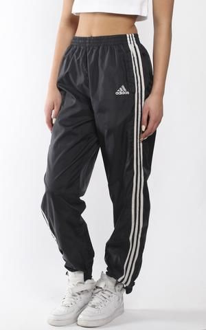 Vintage Adidas Wind Pants Looks Adidas, Adidas Hose, Vintage Outfits 90s, Casual Cargo Pants, Adidas Vintage, Pants Vintage, Adidas Outfit, Vintage Pants, Vintage Cartoon