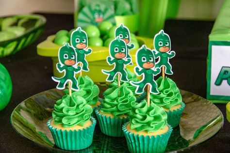 Gekko Cupcakes from a PJ Masks Birthday Party on Kara's Party Ideas | KarasPartyIdeas,com (21) Bug Birthday Cakes, Pj Masks Birthday Cake, Pj Masks Birthday Party, Pj Mask Party, Boy Birthday Party Themes, Nephew Birthday, Balloon Installation, Minion Birthday, Ball Garland