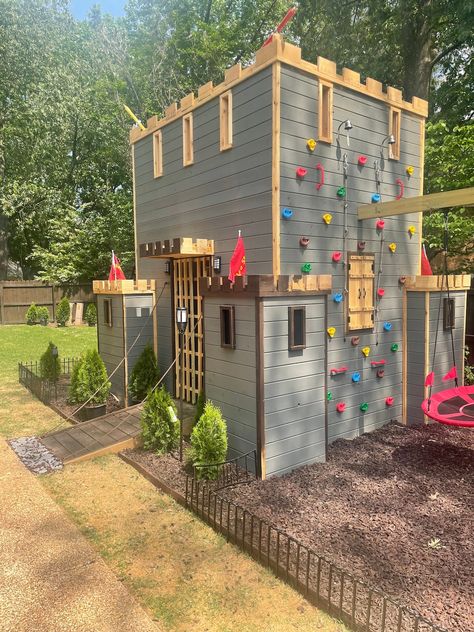 CASTLE PLAYHOUSE Plans - Etsy Castle Playhouse Plans, Playhouse Cardboard, Playhouse Build, Treehouse Plans, Wooden Outdoor Playhouse, Castle Playhouse, Castle Fortress, Playhouse Plans, Play Area Backyard