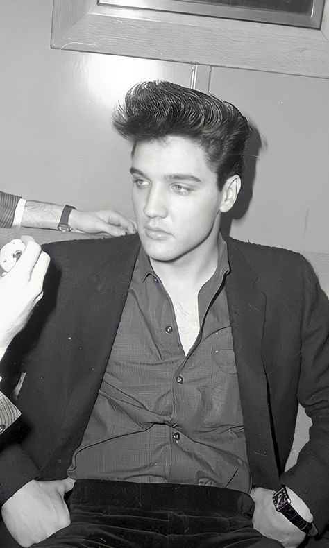 Milton Berle, Young Elvis, Elvis Presley Pictures, Elvis And Priscilla, Elvis Presley Photos, Priscilla Presley, Austin Butler, Mötley Crüe, Music Star