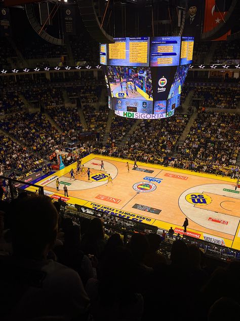 Watching Basketball Aesthetic, Basketball Games Aesthetic, Basketball Match Aesthetic, Basketball Date, Sports Valentines, Basketball Match, I Love Basketball, Book Aesthetics, Games Images