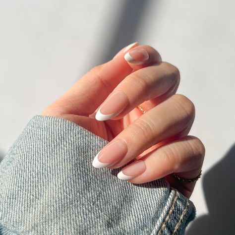 7 Most Stunning Spring 2024 Nail Trends! – Frst Class Beauty Nails For Summer Wedding, Basic Acrylic Nail Designs, Natural Gel Manicure, Summer Wedding Nails, Press Ons Nails, Long Nail Beds, Wide Nails, Nails Chrome, Short Press On Nails