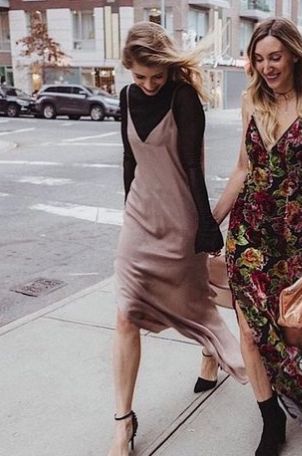 slip dress with shirt, layering slip dress for fall, shirt under slip dress Slip Dress Street Style, Slip Dress Layering, Shirt Under Dress, Layered Slip Dress, Slip Dress Outfit, Trendy Party Outfits, Skandinavian Fashion, Nye Outfits, Boho Chic Dress